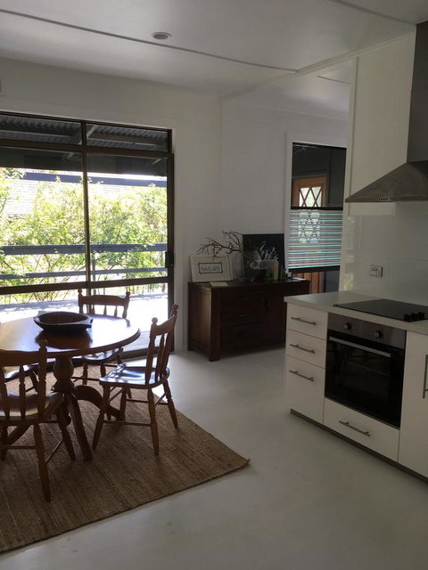 Hilltop Too - Your Accommodation 8