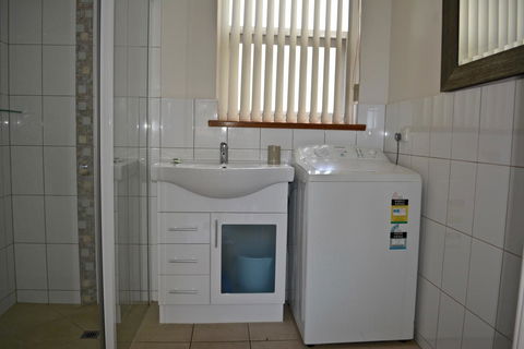 Longbeach Apartments - Your Accommodation 6