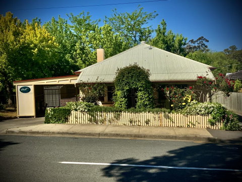 Oats Cottage - Your Accommodation 0