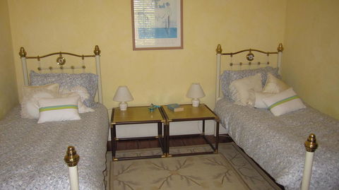 Gainsborough Cottage - Your Accommodation 2