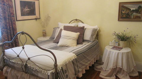 Gainsborough Cottage - Your Accommodation 9