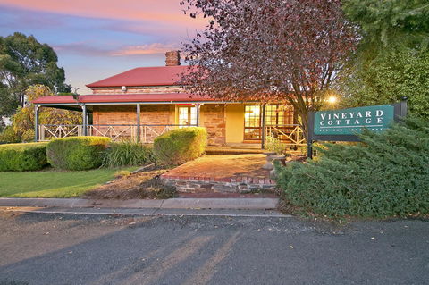 Vineyard Cottage BnB - Your Accommodation 8