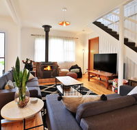 Hudson Bay  Basin View-Pet Friendly-15 Mins to Hyams Beach - Your Accommodation