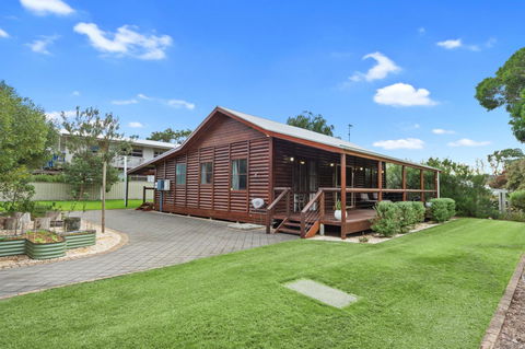 The Log Cabin - 47 Jetty Road - Your Accommodation 13