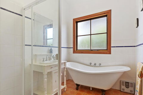 The Log Cabin - 47 Jetty Road - Your Accommodation 3