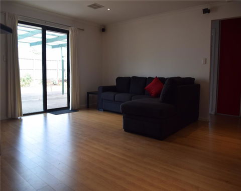 South Coast Escape - Your Accommodation 5