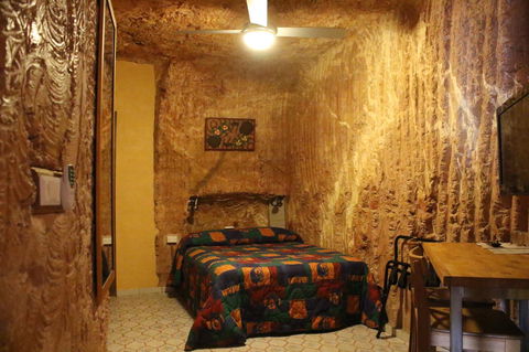 The Underground Motel - Your Accommodation 5
