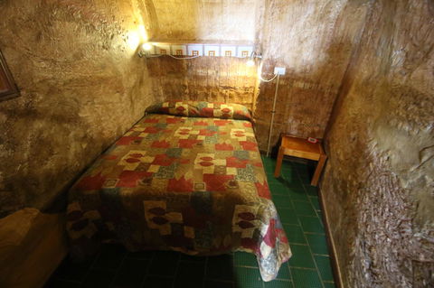 The Underground Motel - Your Accommodation 3
