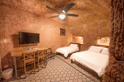 The Underground Motel - Your Accommodation 8