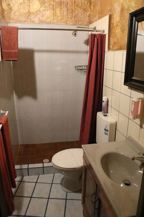 The Underground Motel - Your Accommodation 4