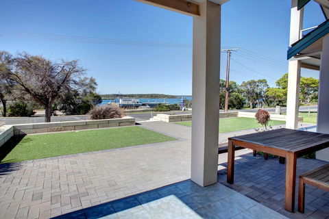 Bay Bliss - Your Accommodation 1