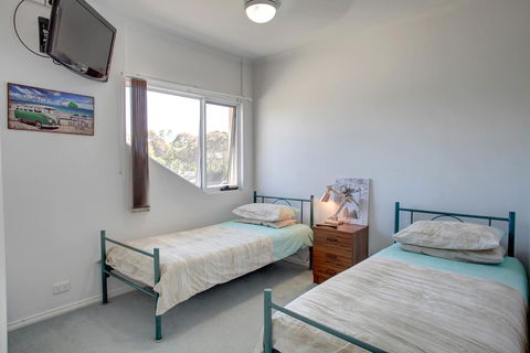 Bay Bliss - Your Accommodation 10