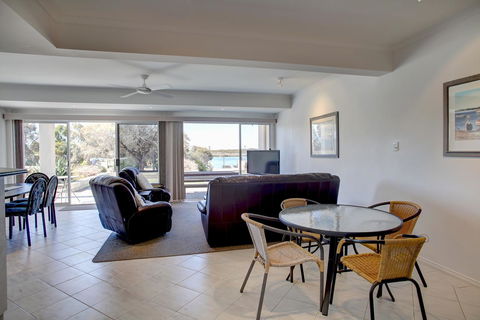 Bay Bliss - Your Accommodation 8