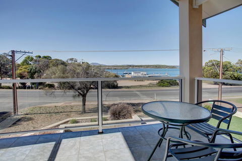 Bay Bliss - Your Accommodation 13