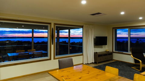 Southern Ocean Lookout - Your Accommodation 14