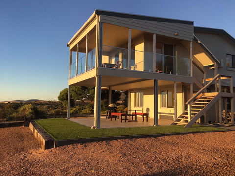 Southern Ocean Lookout - Your Accommodation 11