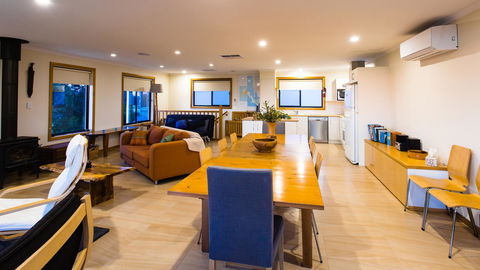 Southern Ocean Lookout - Your Accommodation 9