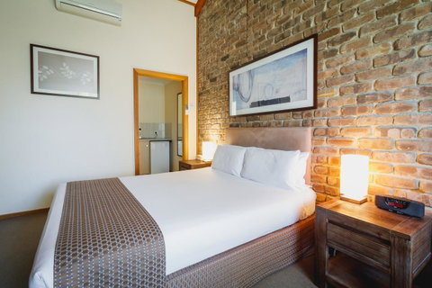 The Lodge By Manna - Your Accommodation 6