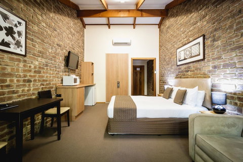 The Lodge By Manna - Your Accommodation 1