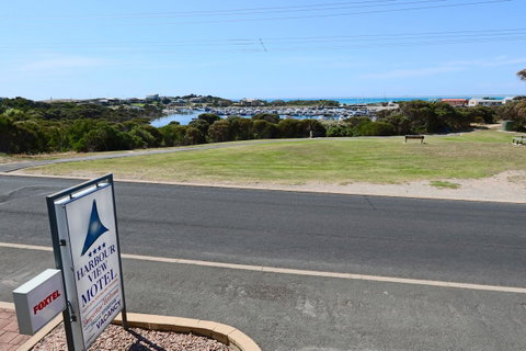 Harbour View Motel - Your Accommodation 9