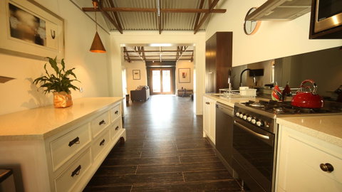 Irongate Studio B&B - Your Accommodation 18
