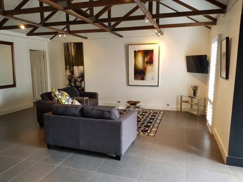 Irongate Studio B&B - Your Accommodation 9