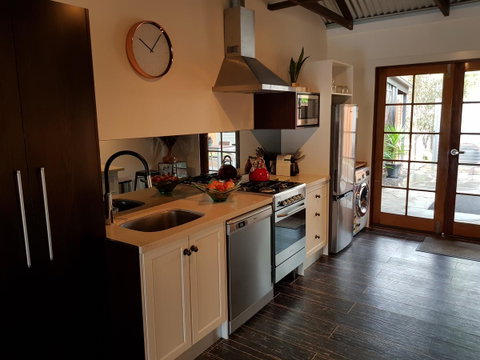 Irongate Studio B&B - Your Accommodation 5