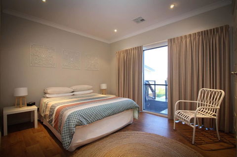 Waterfront On Osprey - Your Accommodation 15