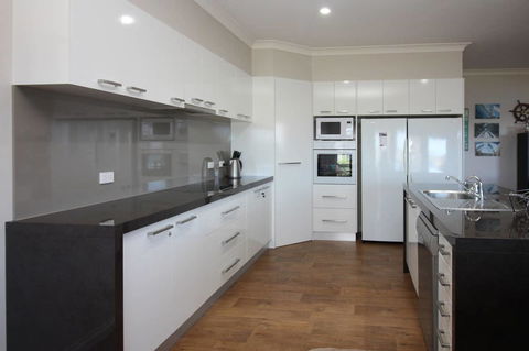 Waterfront On Osprey - Your Accommodation 13