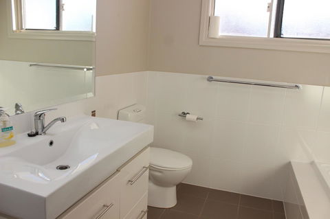 Waterfront On Osprey - Your Accommodation 24