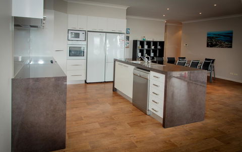 Waterfront On Osprey - Your Accommodation 8