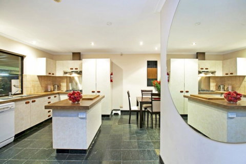 The Palms - Your Accommodation 14