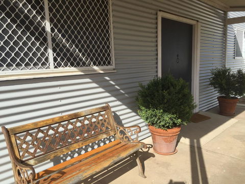 35 Trevena Road - Your Accommodation 0