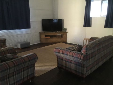35 Trevena Road - Your Accommodation 3