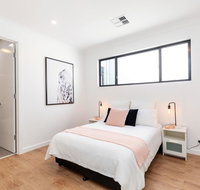 Brand new affordable luxury 3 bedroom 3 bathrooms house close to Adelaide city Chinatown beach Adelaide Airport - Your Accommodation