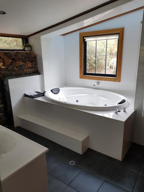 William Hunt's Retreat - Cypress Studio - Your Accommodation 3