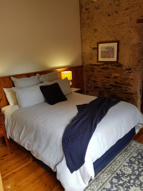 William Hunt's Retreat - Cypress Studio - Your Accommodation 2