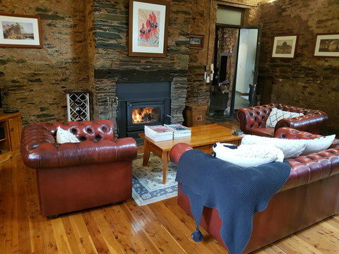 William Hunt's Retreat - Cypress Studio - Your Accommodation 7