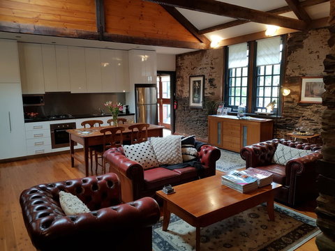 William Hunt's Retreat - Cypress Studio - Your Accommodation 1