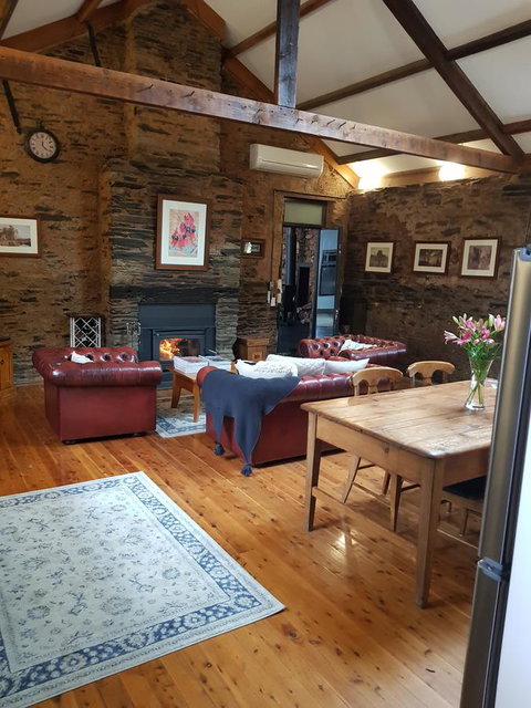 William Hunt's Retreat - Cypress Studio - Your Accommodation 9