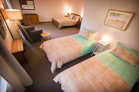 Limestone Ridge - Your Accommodation 8