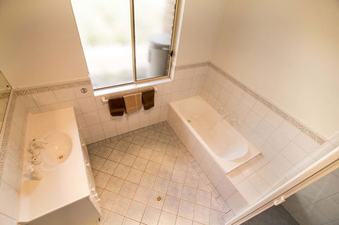 Limestone Ridge - Your Accommodation 15