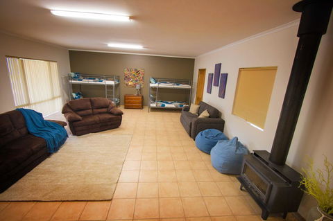 Limestone Ridge - Your Accommodation 12