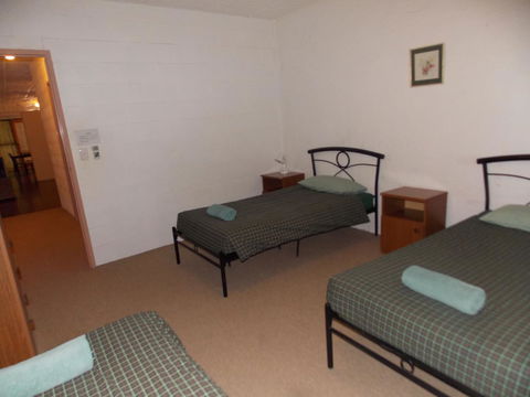 Desert View Apartments - Your Accommodation 2