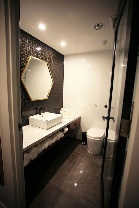 Ellen Hotel - Your Accommodation 18