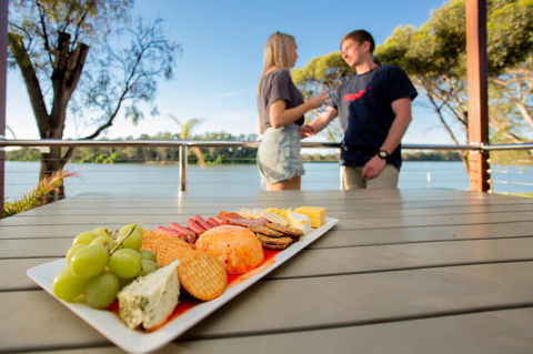 BIG4 Renmark Riverfront Holiday Park - Your Accommodation 6