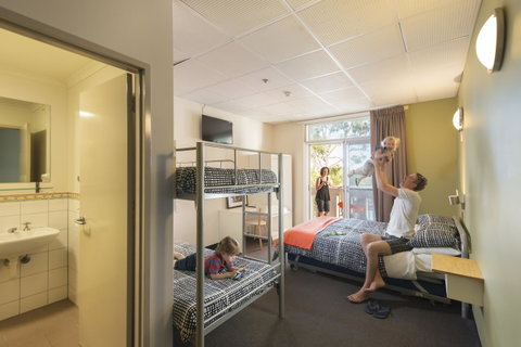 YHA Adelaide Central - Your Accommodation 37