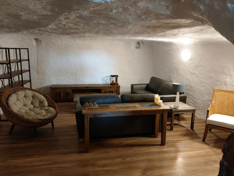Desert Gum Retreat Gough St - Your Accommodation 8