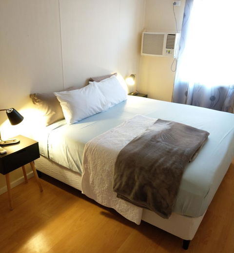 Desert Gum Retreat Gough St - Your Accommodation 3