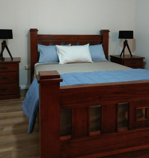 Desert Gum Retreat Gough St - Your Accommodation 9